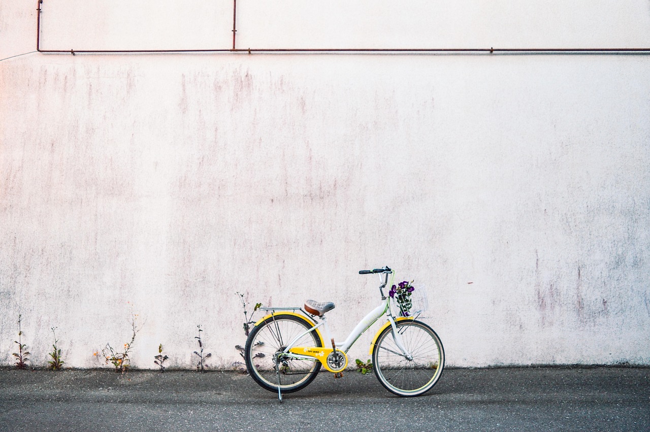 Inside building a simple archive: notes, examples and checks
