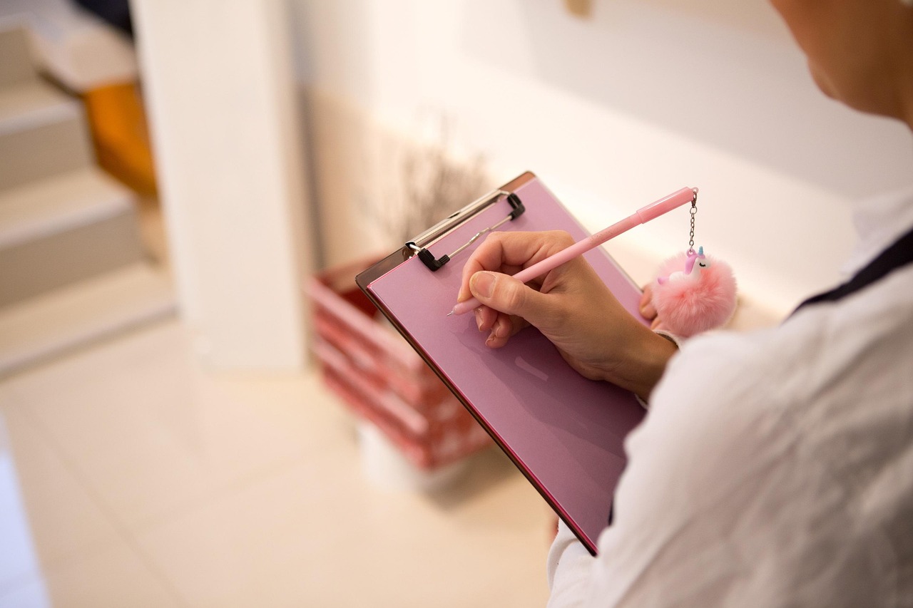 Inside making a complete checklist: notes, examples and checks
